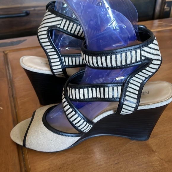 Nine West Ankle Strapped Wedges Size 8 - Picture 5 of 11